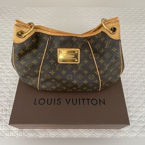 Louis Vuitton Galliera PM